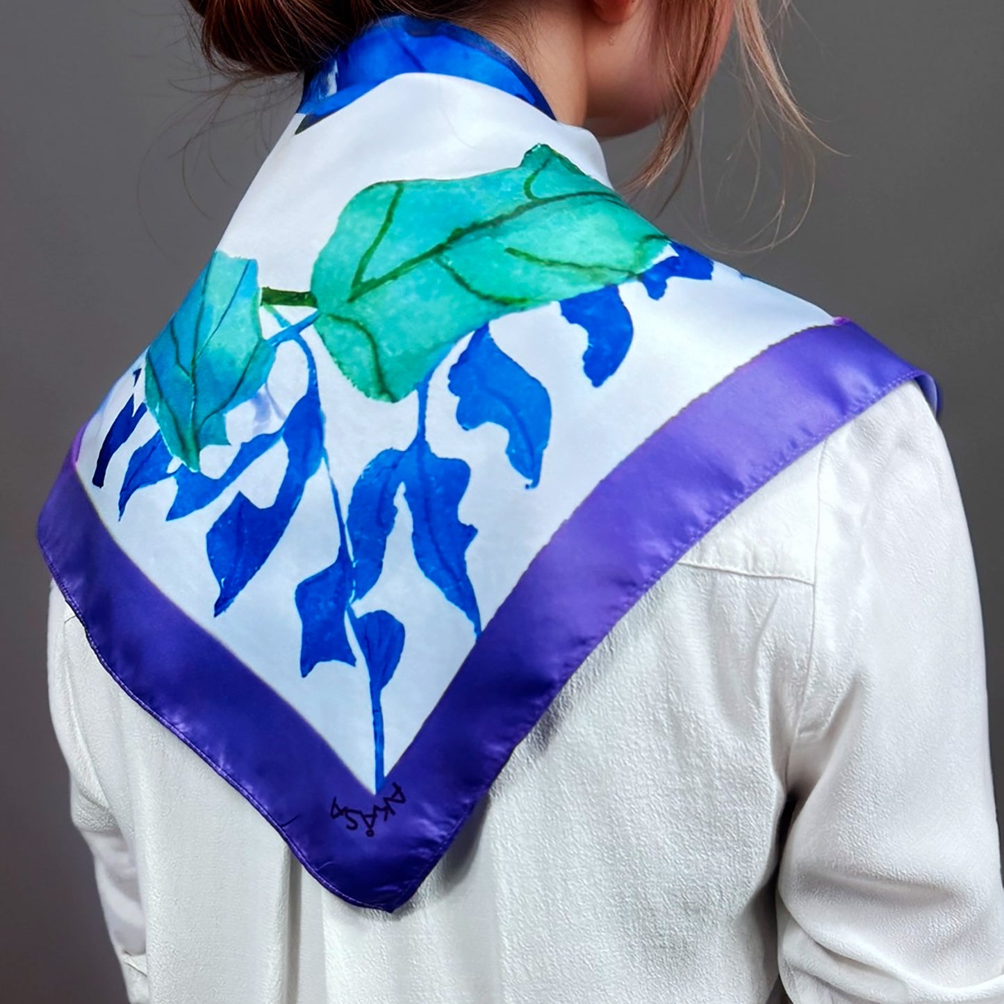 ᎪᎦ (Koga) - Foulard Carré 66cm | Signe du Corbeau (23 Septembre - 22 Octobre) | Astrologie Amérindienne | AKÅSA Biarritz