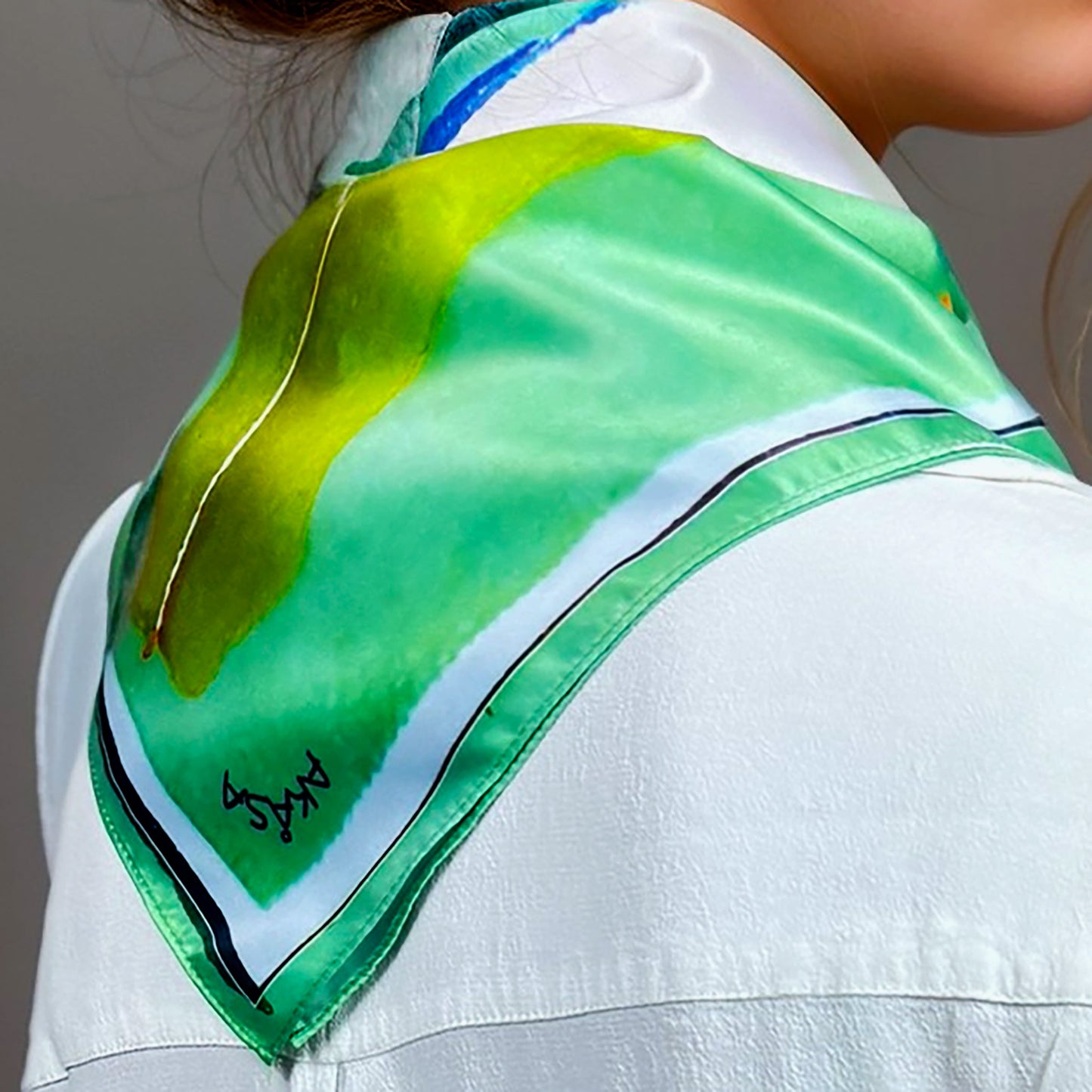 ᏩᏯ (Waya) – Foulard Carré 66 cm | Signe du Loup | Totems Amérindiens | AKÅSA Biarritz