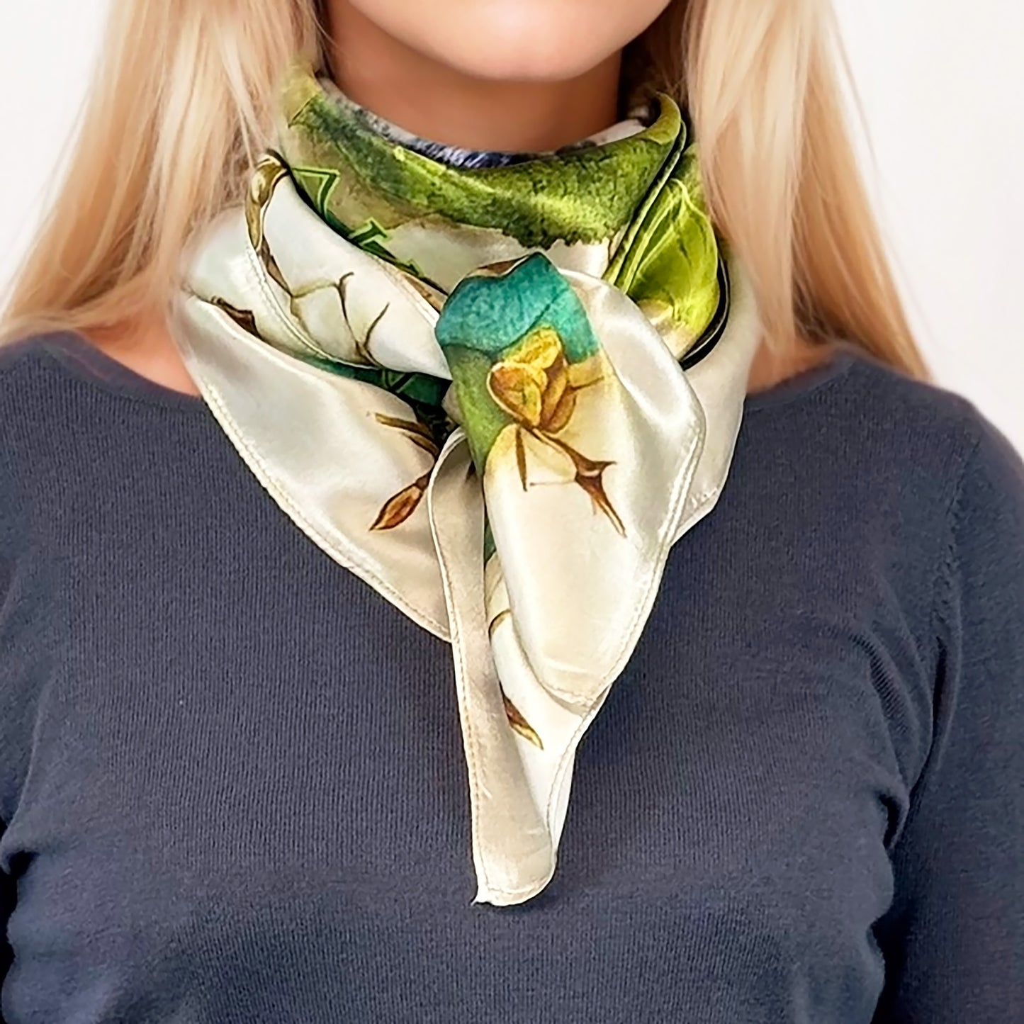 100% Silk Square - Maison AKÅSA Biarritz - ᏌᏌ - Sasa -(The Snow Goose)