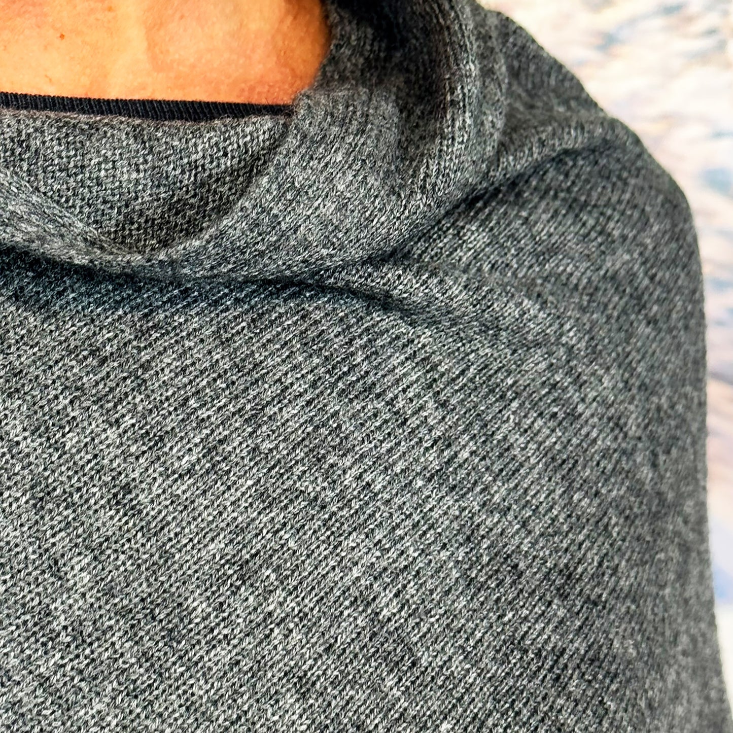 Poncho 100% Cachemire - Kashmir Luxe Authentique | Gris Élégant | Fabriqué en Inde | AKÅSA Biarritz