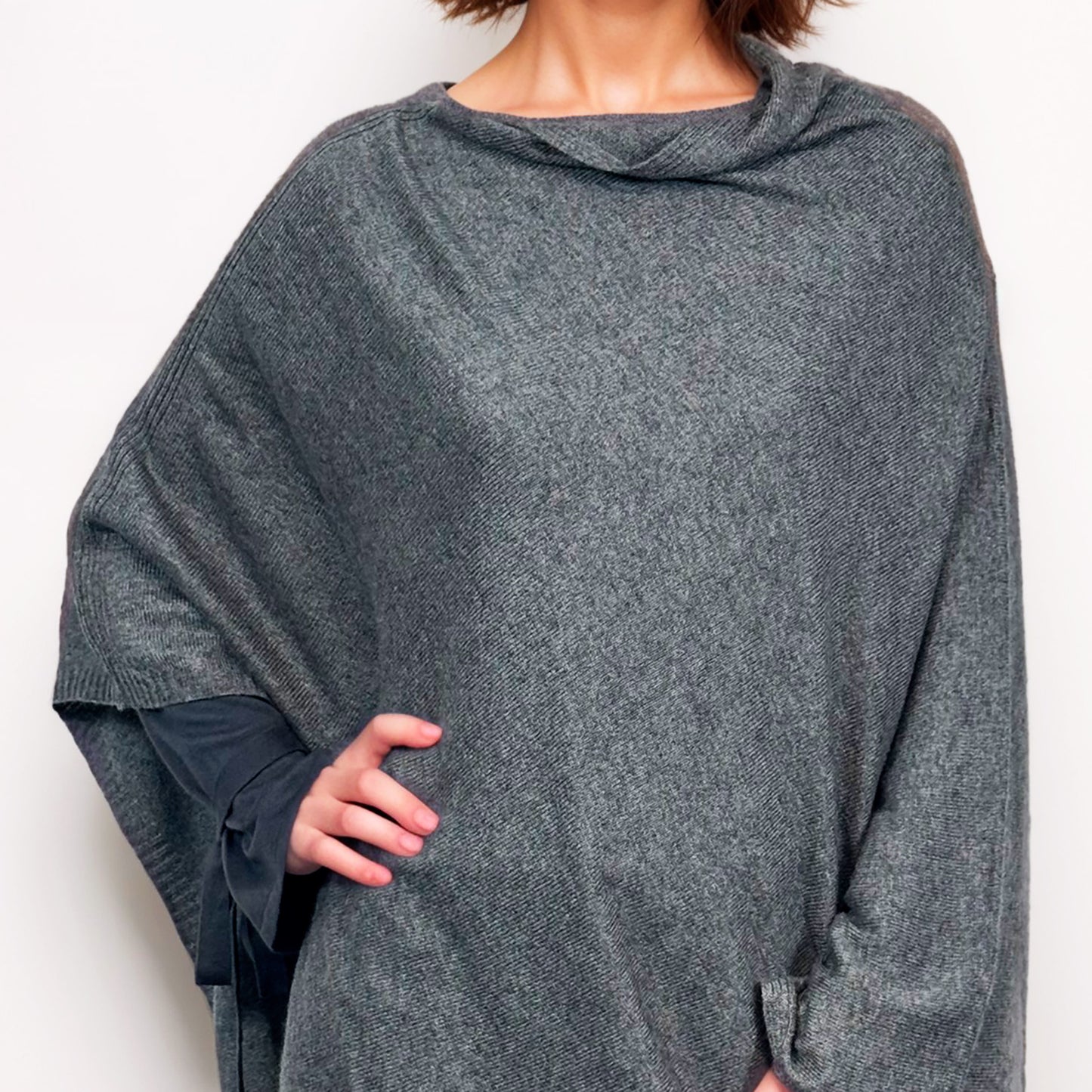 Poncho 100% Cachemire - Kashmir Luxe Authentique | Gris Élégant | Fabriqué en Inde | AKÅSA Biarritz