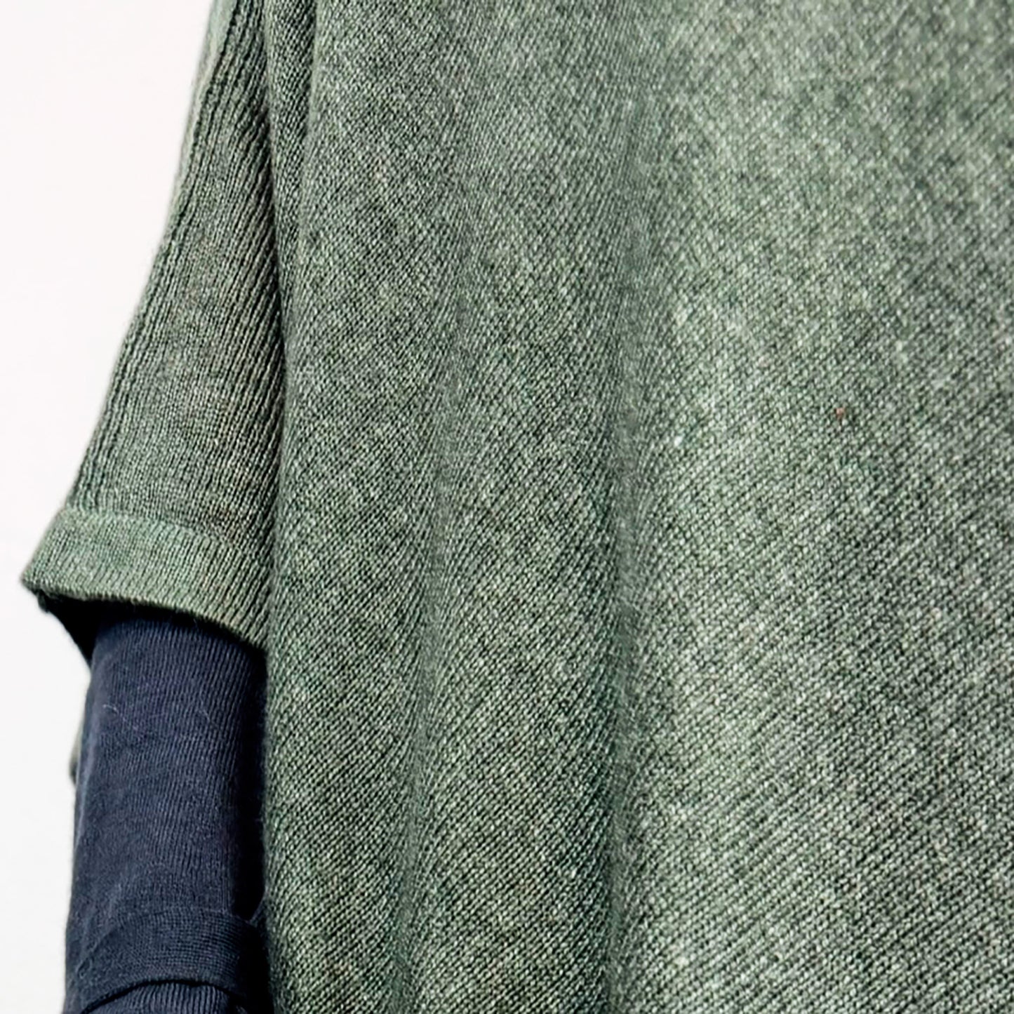 Poncho 100% Cachemire - Kashmir Luxe Authentique | Fabriqué en Inde | AKÅSA Biarritz