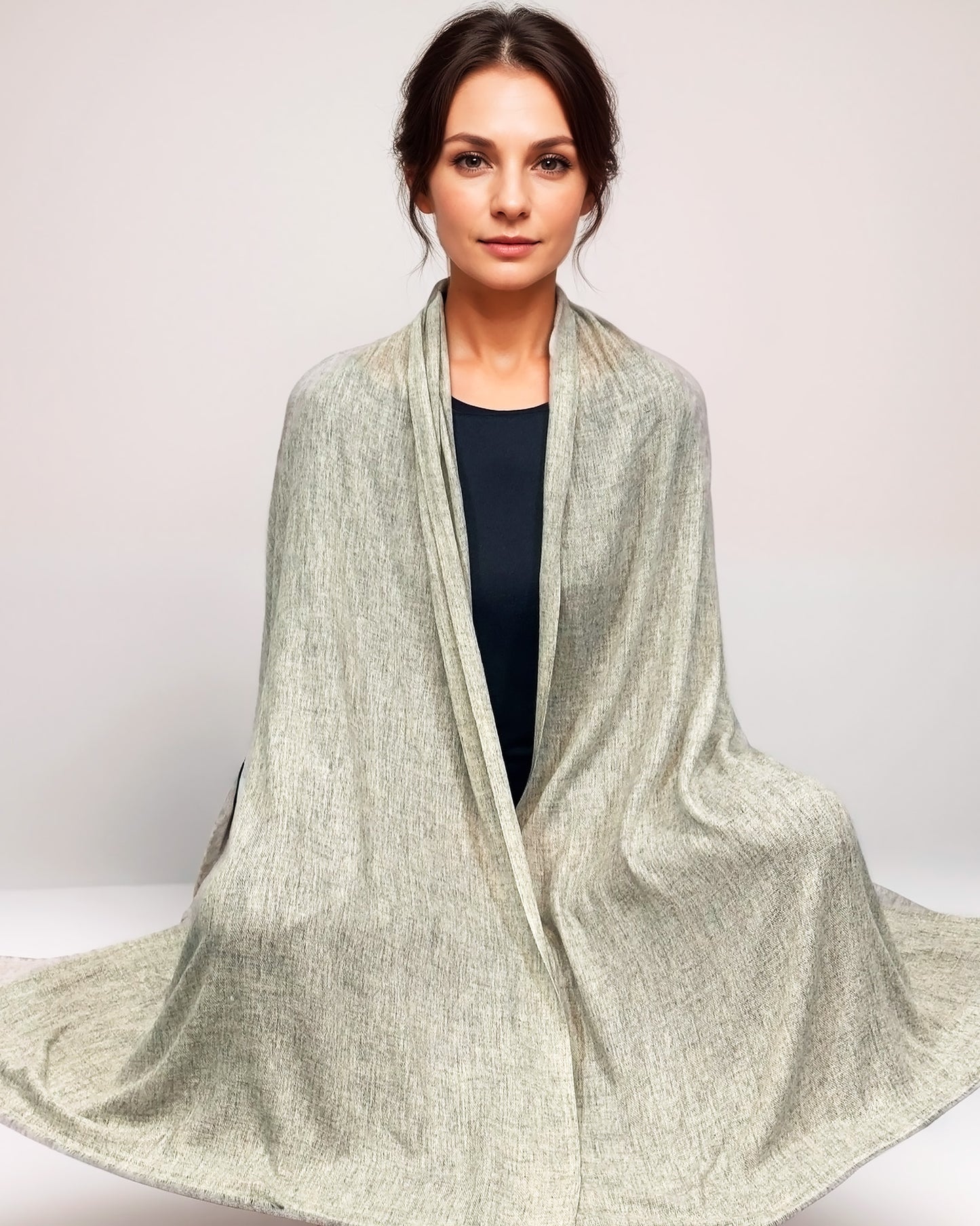 Écharpe en 100% Cachemire – Élégance et Confort (70cm x 2m) - Gris Clair