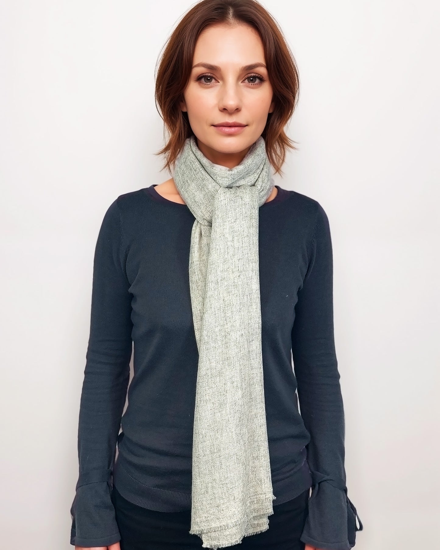 Écharpe en 100% Cachemire – Élégance et Confort (70cm x 2m) - Gris Clair