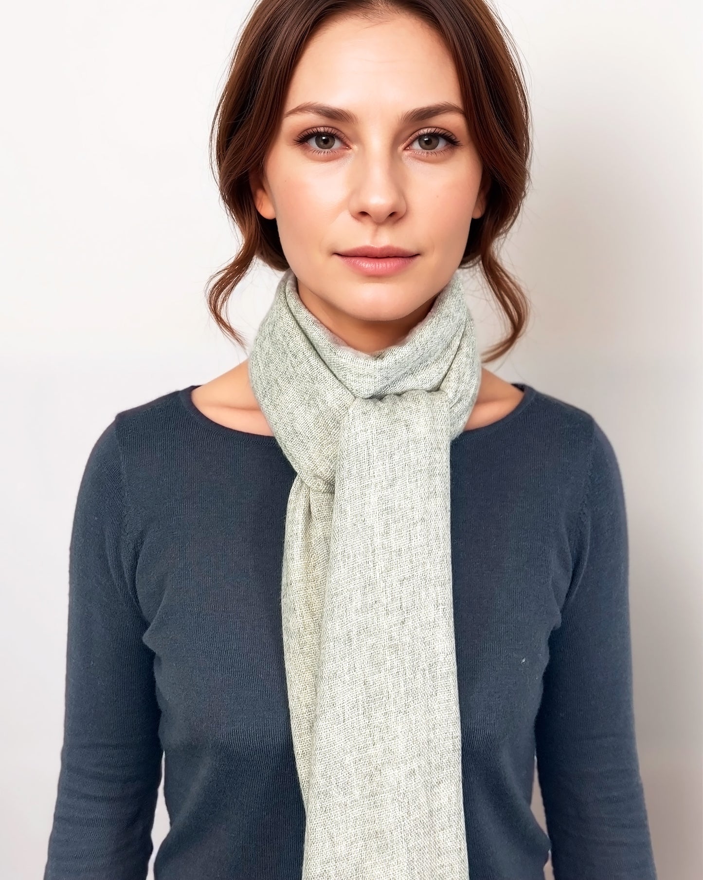 Écharpe en 100% Cachemire – Élégance et Confort (70cm x 2m) - Gris Clair