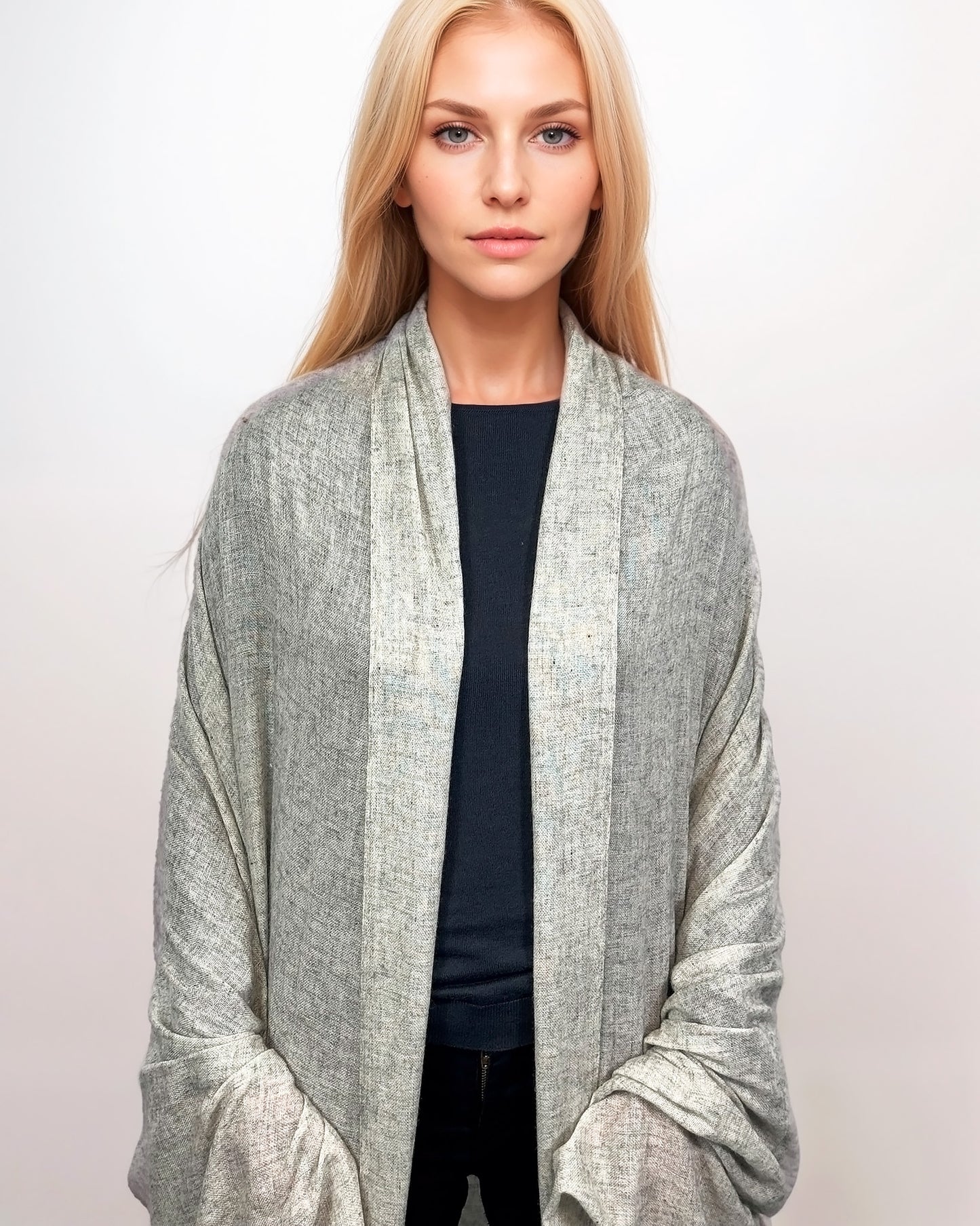 Écharpe en 100% Cachemire – Élégance et Confort (100cm x 220cm) - Gris Clair