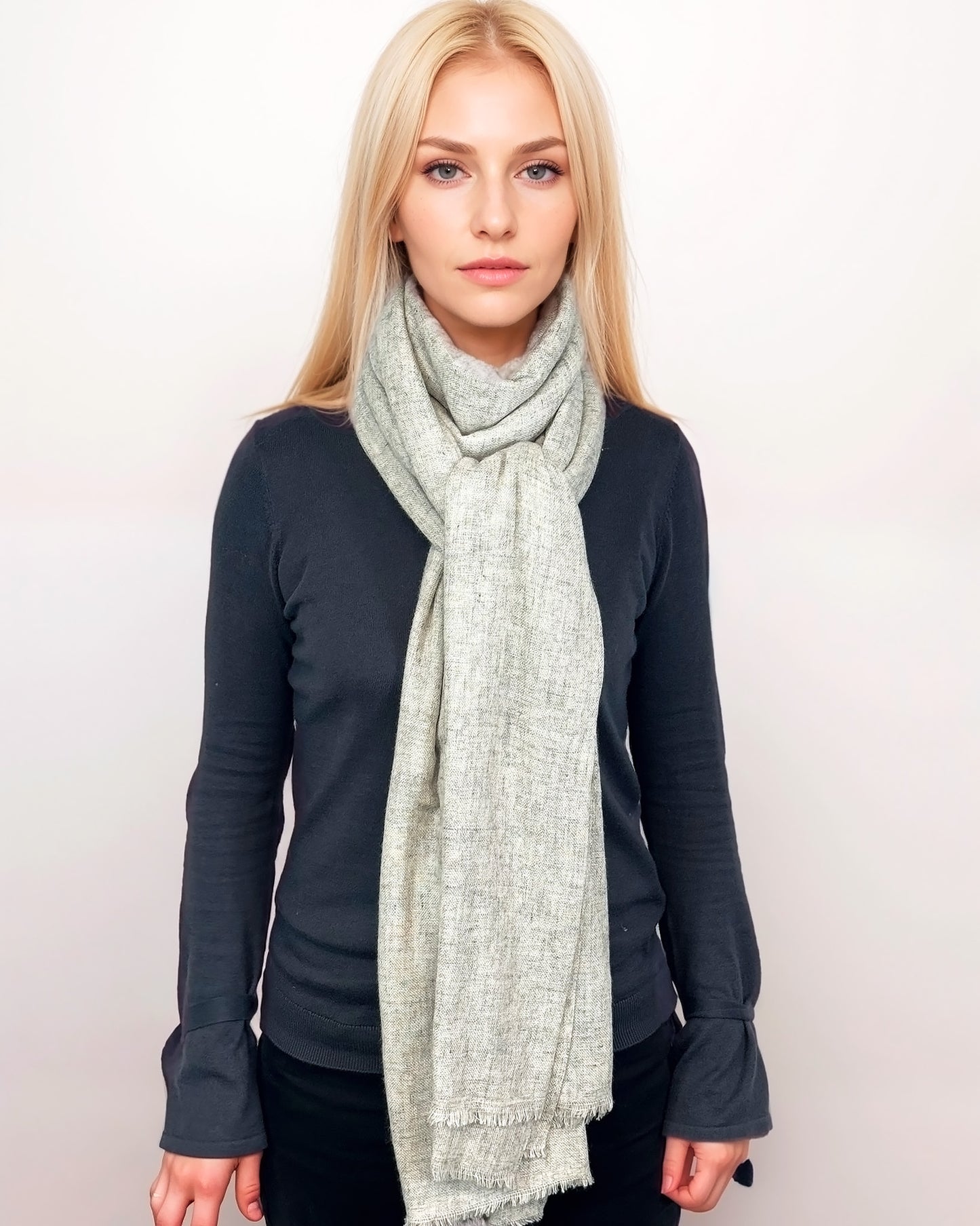 Écharpe en 100% Cachemire – Élégance et Confort (100cm x 220cm) - Gris Clair