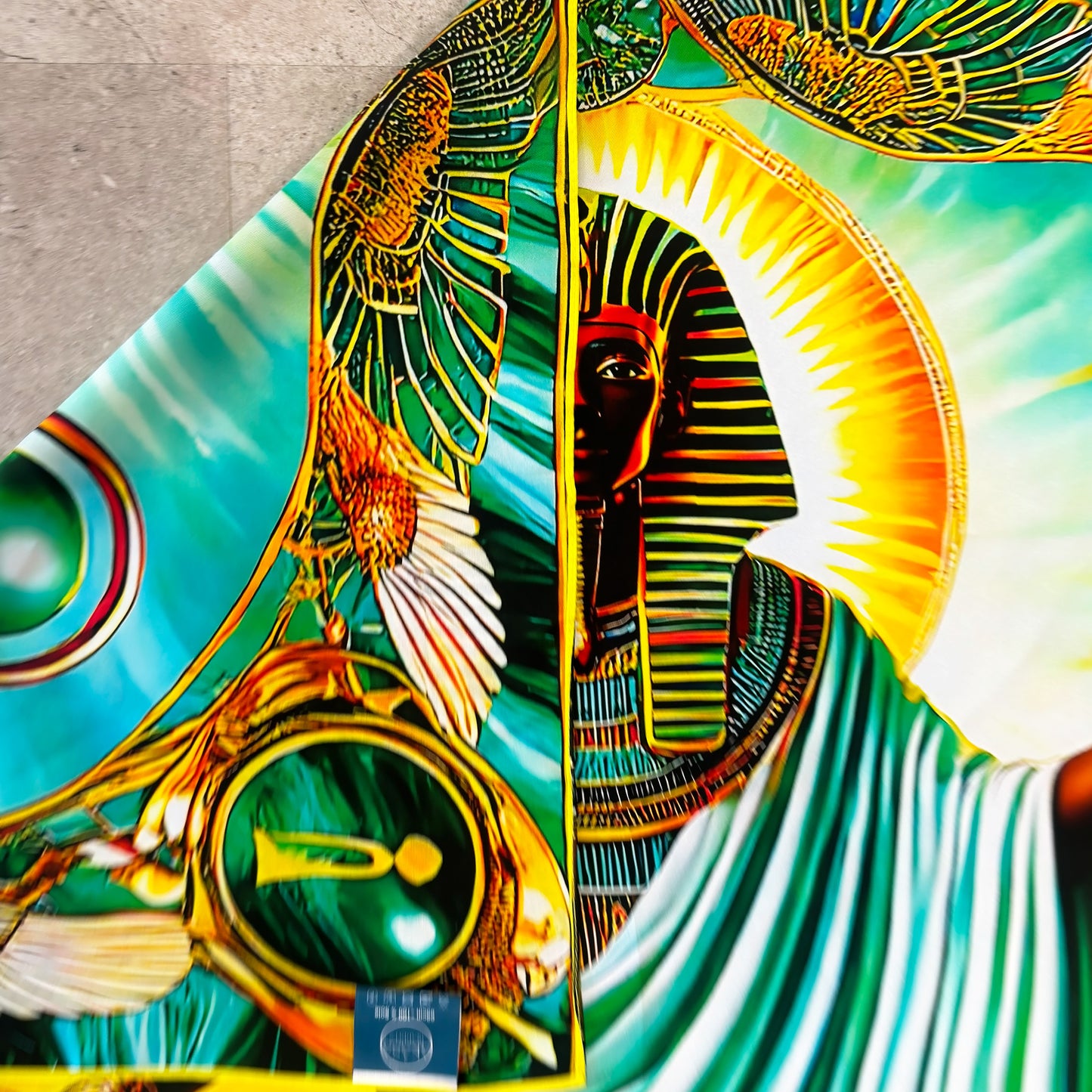 Osiris: Résurrection Éternelle – 𓂋𓏏𓊖 (Wsir) - Carré 88 en Sergé de Soie 16 Mommes