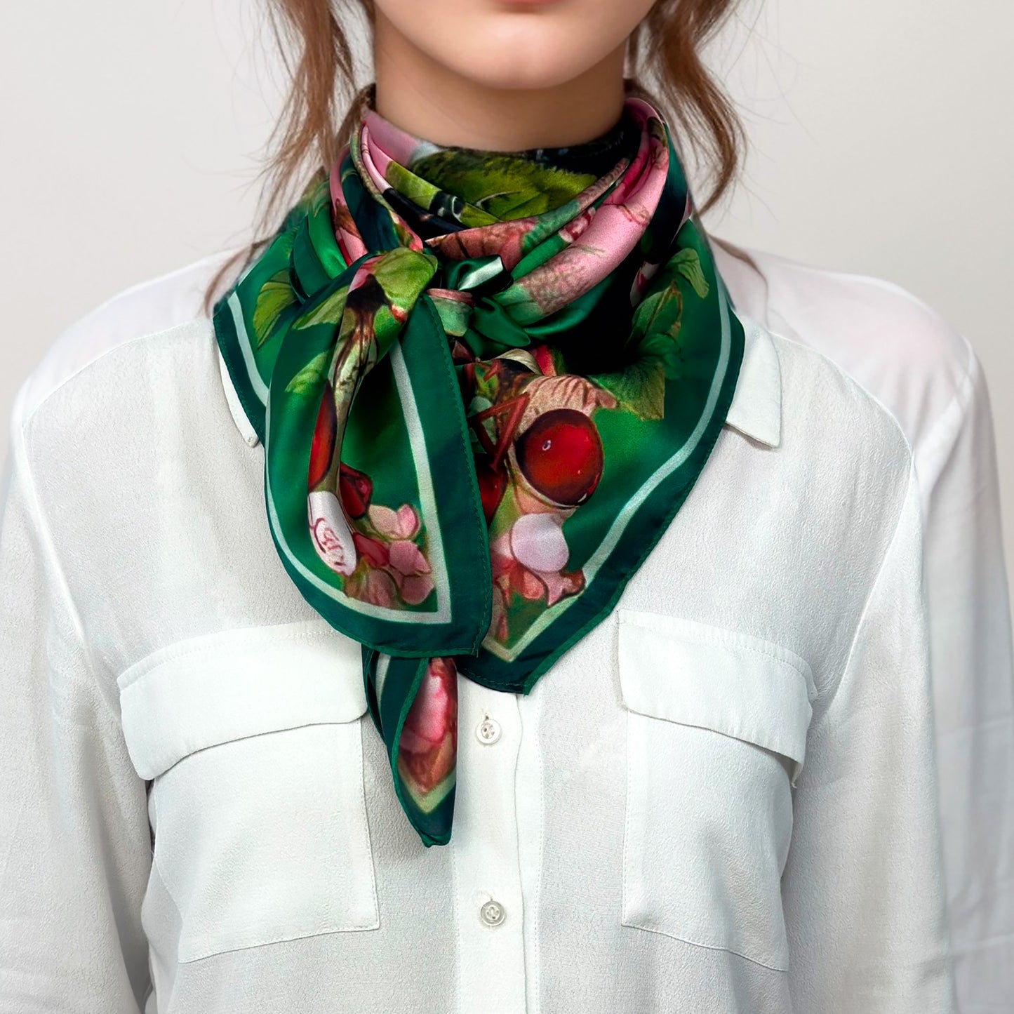 100% Silk Square - Maison AKÅSA Biarritz - ᏥᏍᏆ - Tsiqua (Le Pic Vert)
