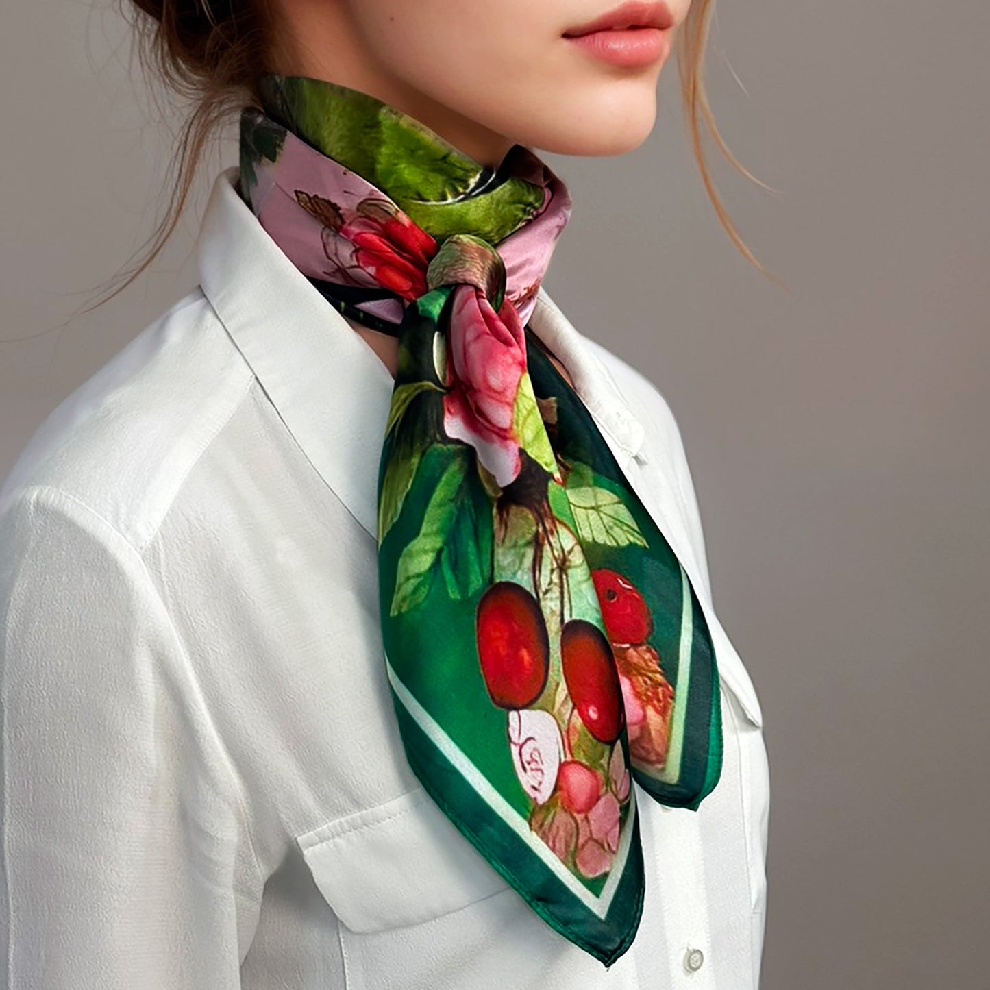 100% Silk Square - Maison AKÅSA Biarritz - ᏥᏍᏆ - Tsiqua (Le Pic Vert)