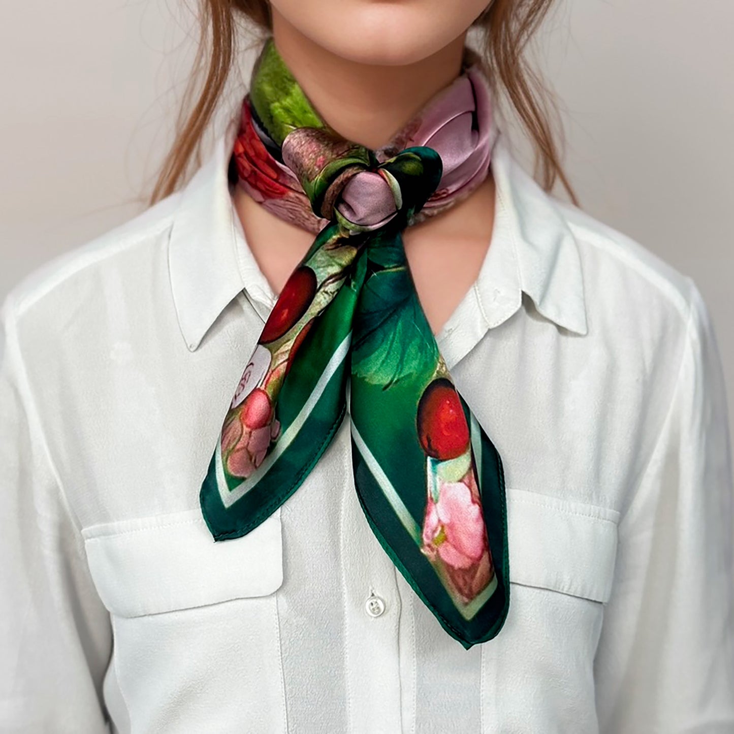 100% Silk Square - Maison AKÅSA Biarritz - ᏥᏍᏆ - Tsiqua (Le Pic Vert)