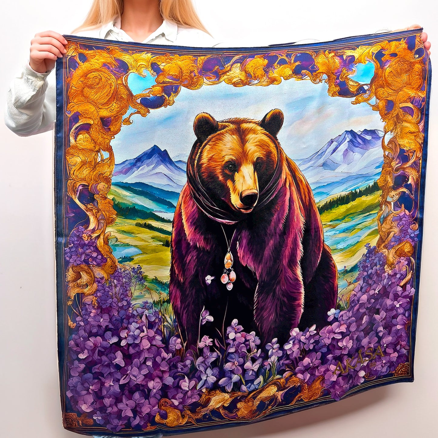Carré de Soie 100% - Maison AKÅSA Biarritz - ᏲᎾ - Yona - (L'Ours) - Astrologie Amérindienne