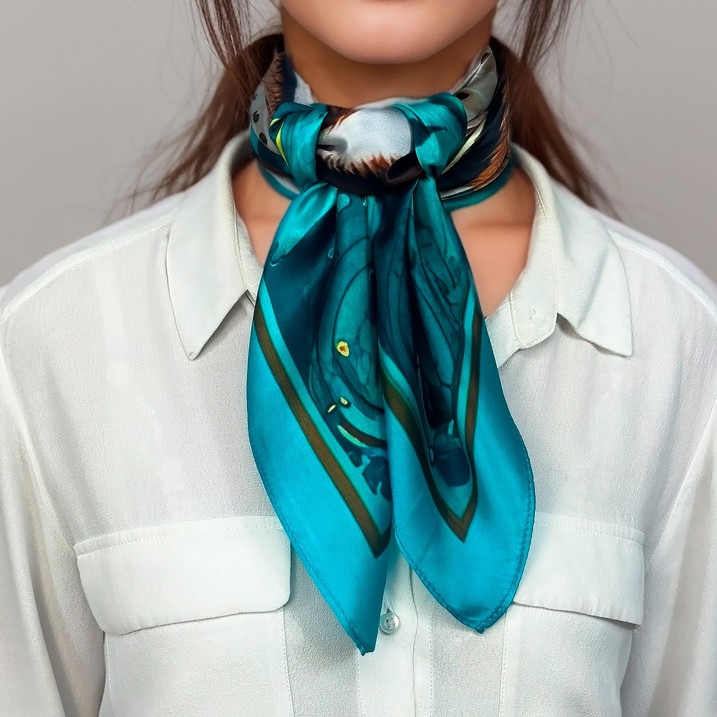 100% Silk Square – Maison AKÅSA Biarritz – ᏥᏯ – Tsiya – (La Loutre)