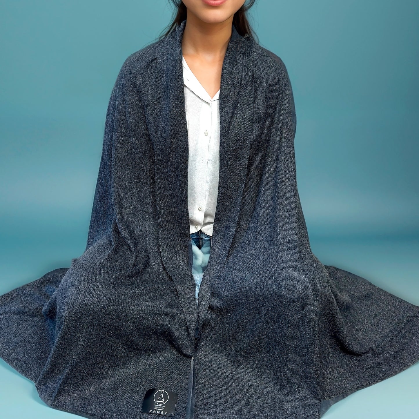 Écharpe en 100% Cachemire – Élégance et Confort (70cm x 2m) - Gris Foncé