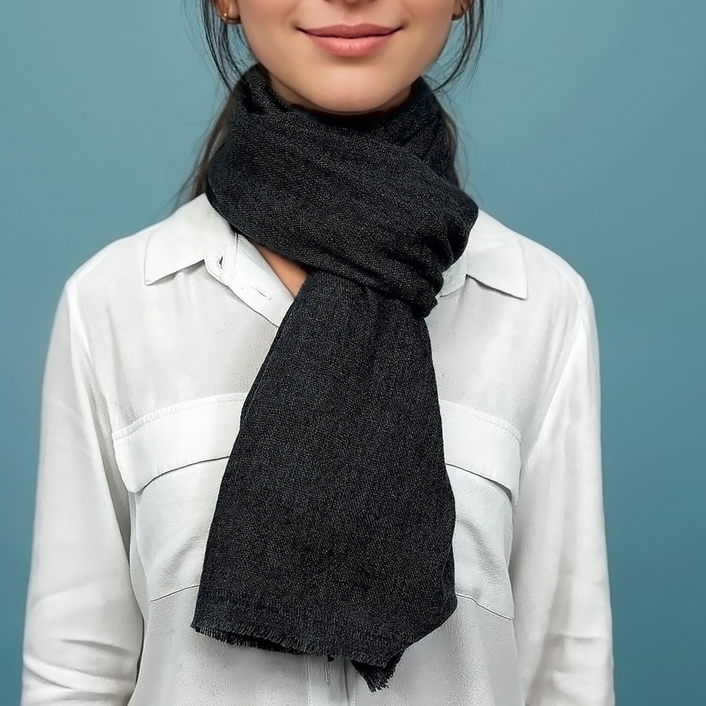 Écharpe en 100% Cachemire – Élégance et Confort (70cm x 2m) - Gris Foncé