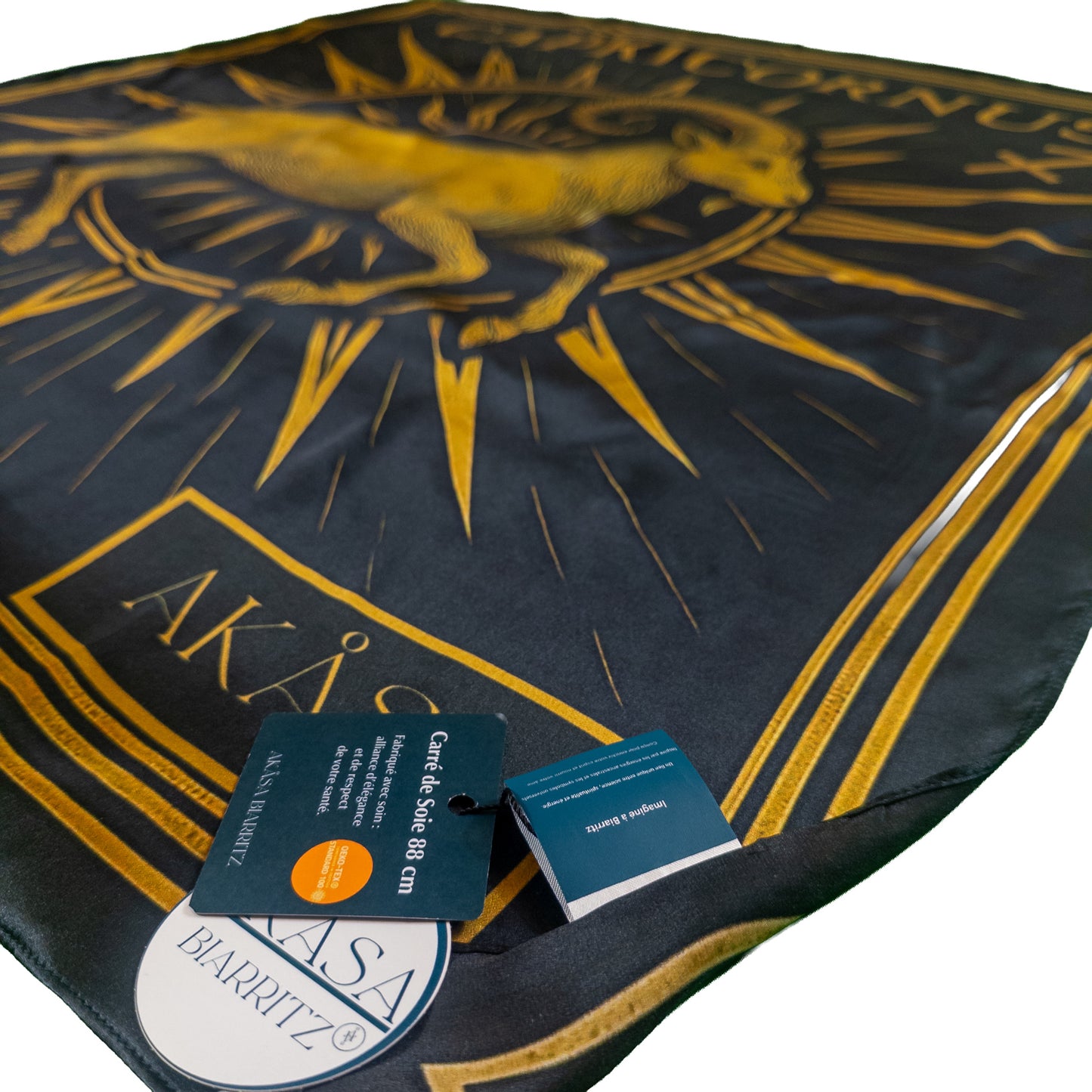 Carré de soie Capricornus – Zodiac Silk Constellation 88 cm