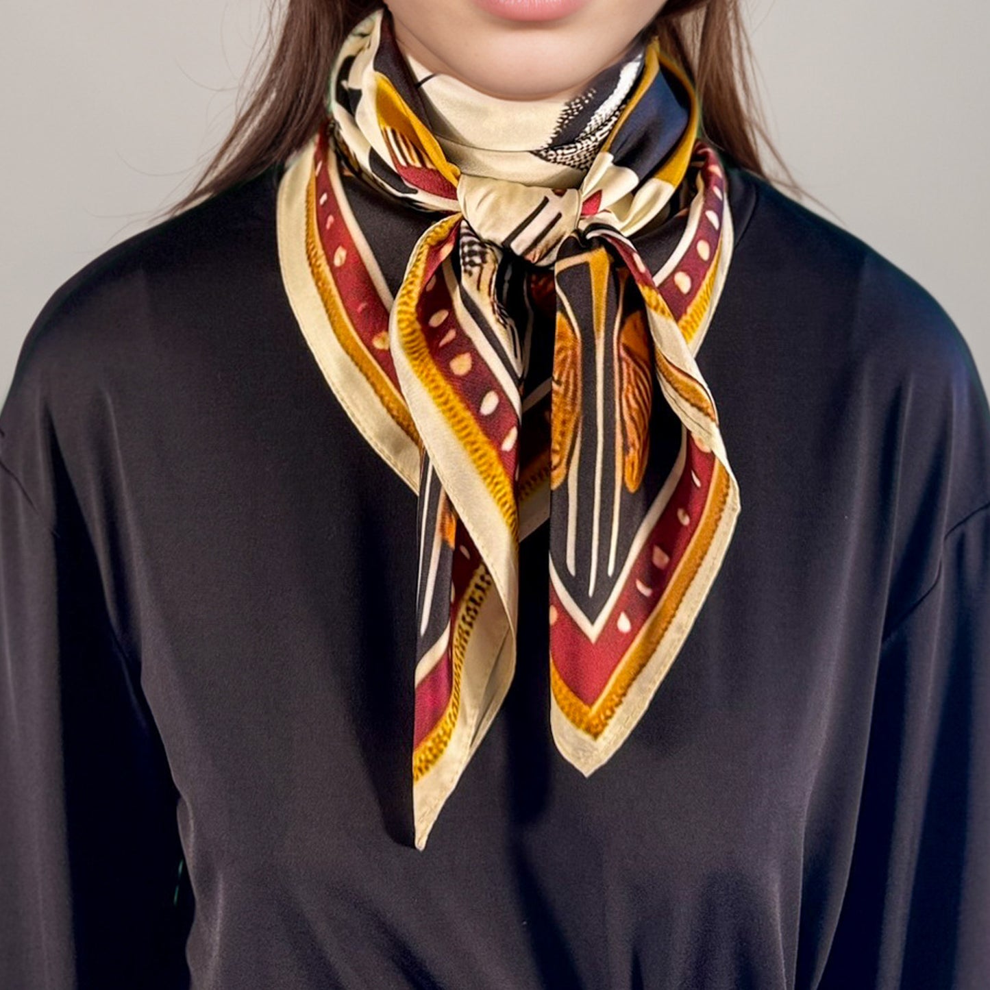 Carré 88 en Soie – Seth : Force du Chaos et Pouvoir de Transformation