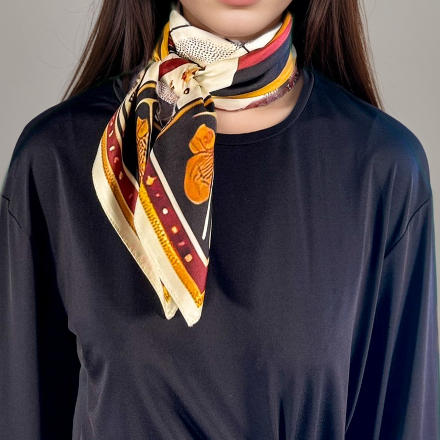 Carré 88 en Soie – Seth : Force du Chaos et Pouvoir de Transformation