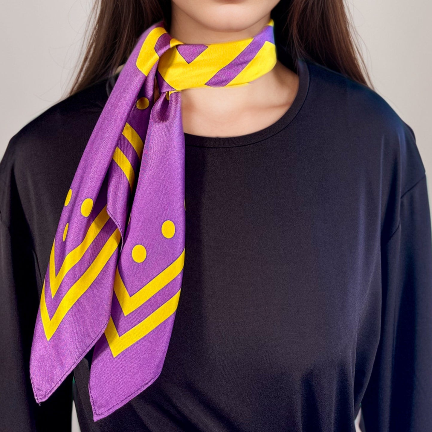 Carré de soie Maya Pop "B’en" – Pilier Intérieur