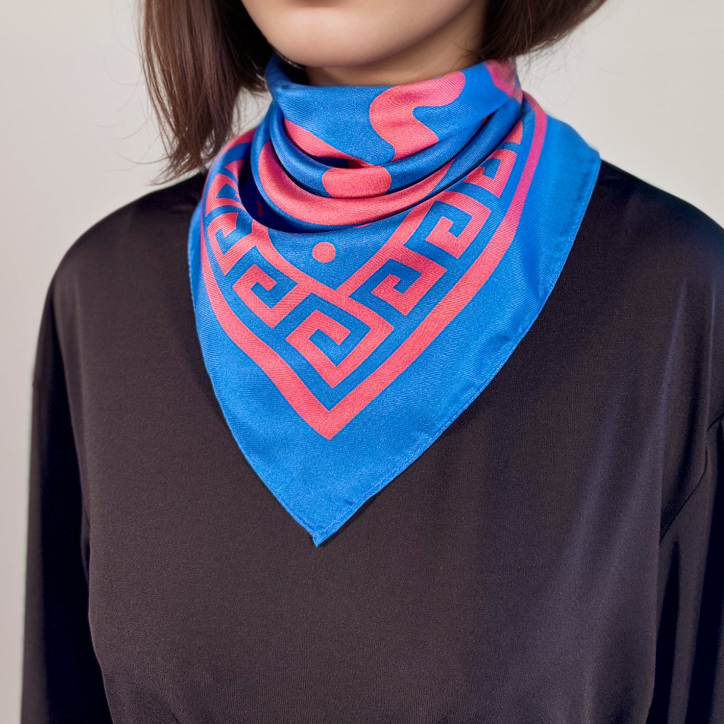 Carré de soie Maya Pop "Kab’an" – Mouvement de la Terre