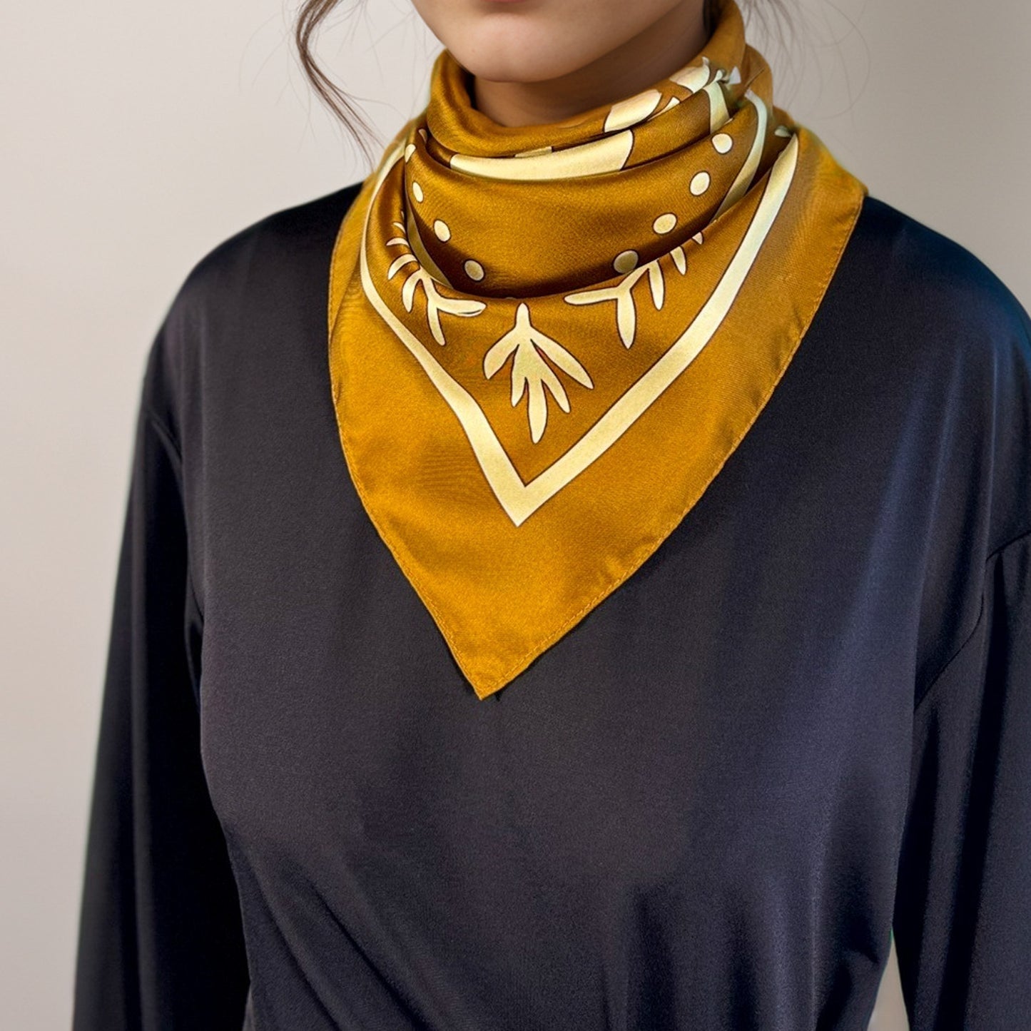 Carré de soie Maya Pop  "Cimi" – Renaissance et Libération