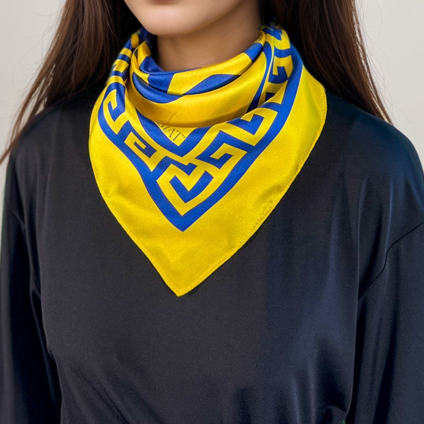 Carré de soie Maya Pop "Lamat" – Étoile de Beauté