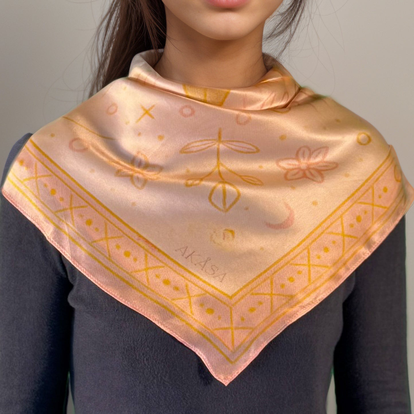 Carré de soie Maya  "Lamat" – Étoile de Beauté