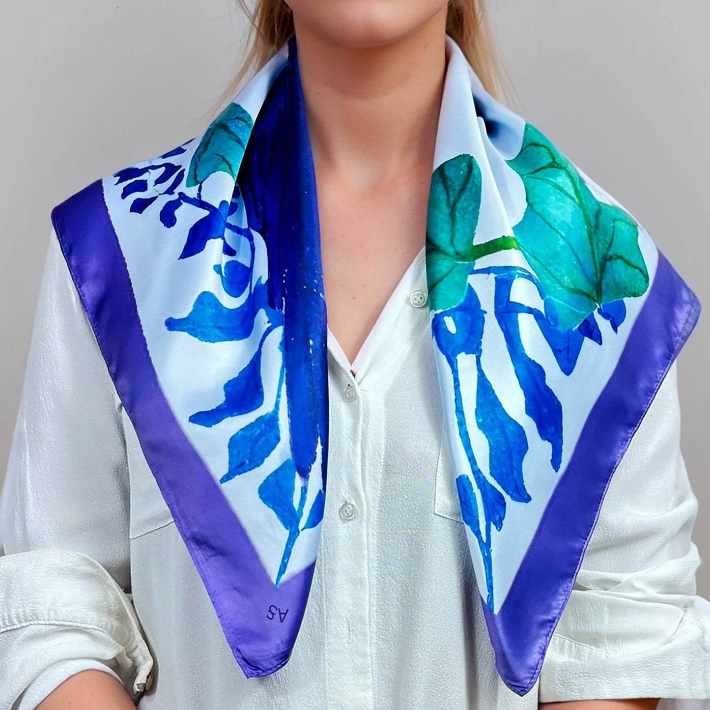ᎪᎦ (Koga) - Foulard Carré 66cm | Signe du Corbeau (23 Septembre - 22 Octobre) | Astrologie Amérindienne | AKÅSA Biarritz