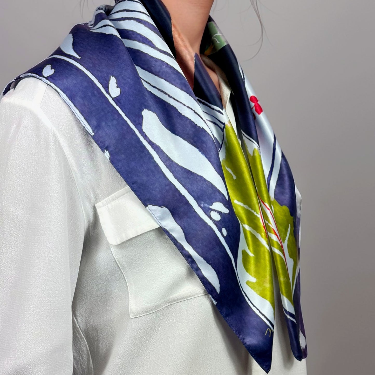 ᎤᎫᎫ (Ugugu) - Foulard Carré 66cm | Signe de la Chouette (23 Novembre - 21 Décembre) | Astrologie Amérindienne | AKÅSA Biarritz