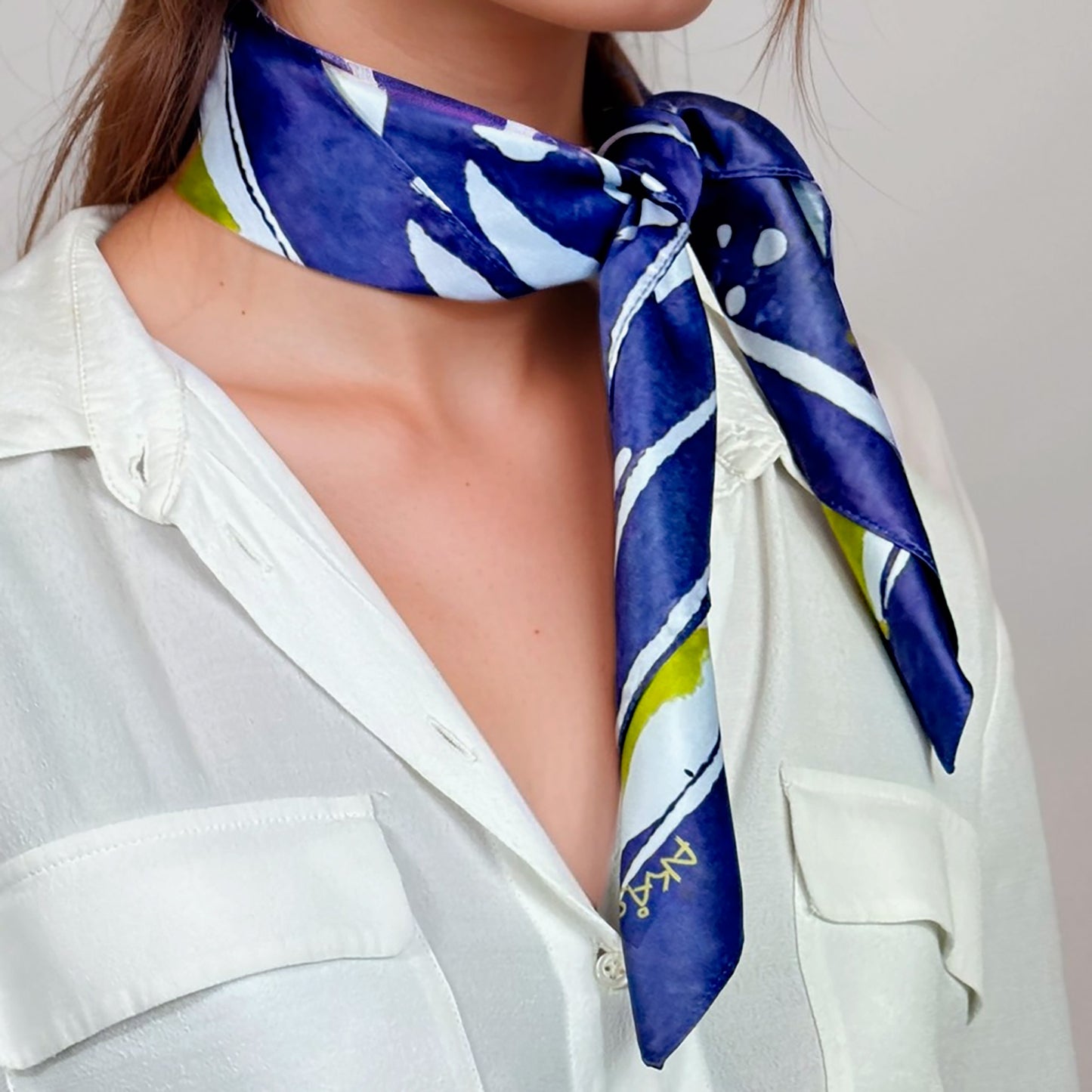 ᎤᎫᎫ (Ugugu) - Foulard Carré 66cm | Signe de la Chouette (23 Novembre - 21 Décembre) | Astrologie Amérindienne | AKÅSA Biarritz