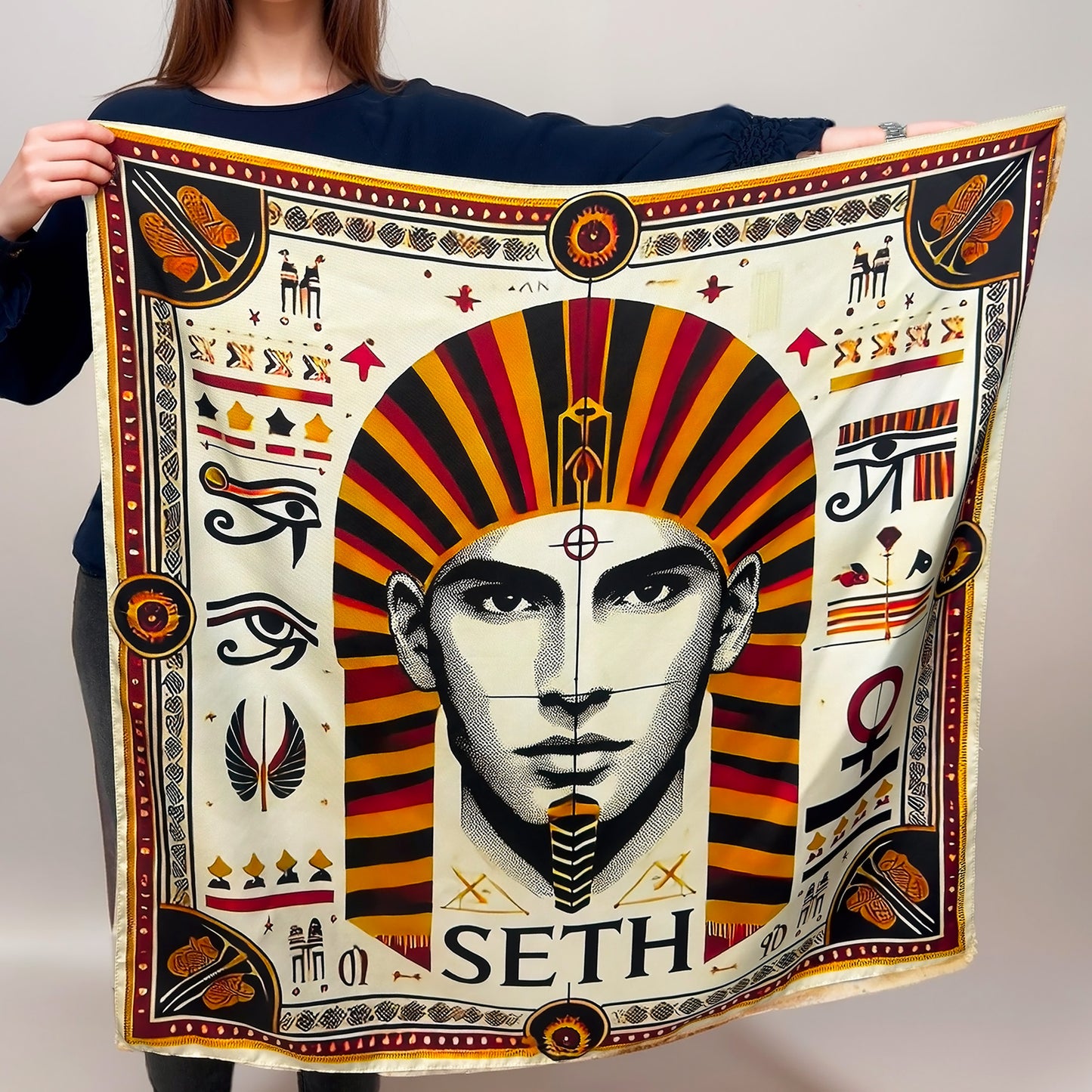 Seth: Vent de Changement – 𓊃𓏏𓎛 (Sṯẖ) - Carré  88  en Sergé de Soie 16 Mommes