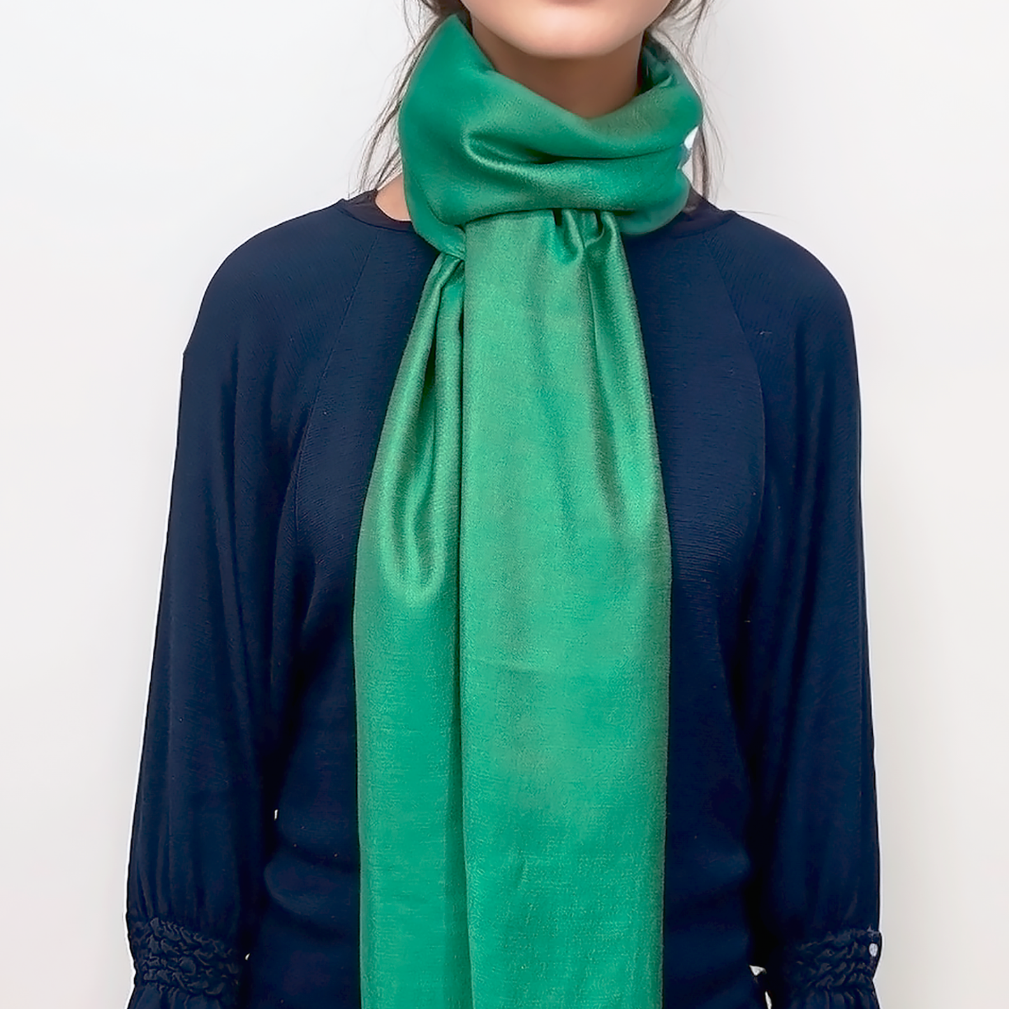 Étole Réversible en Soie et Laine – Vert Émeraude & Vert Doré