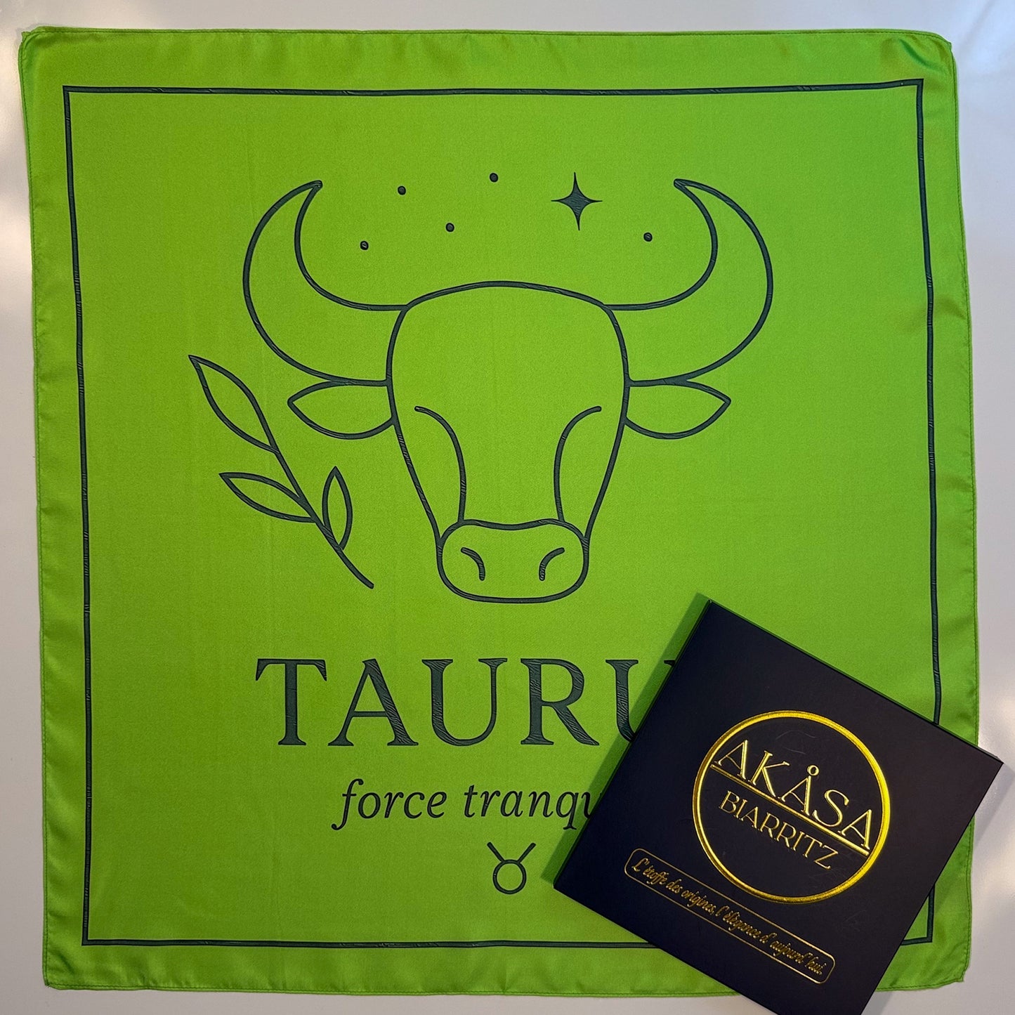 Carré de soie Taurus – ZodiaPop 66 cm