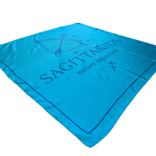 Carré de soie Sagittarius – ZodiaPop 66 cm