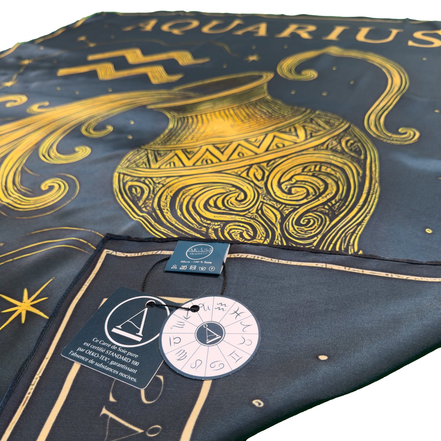 Carré de soie Aquarius – Zodiac Silk Constellation 88 cm
