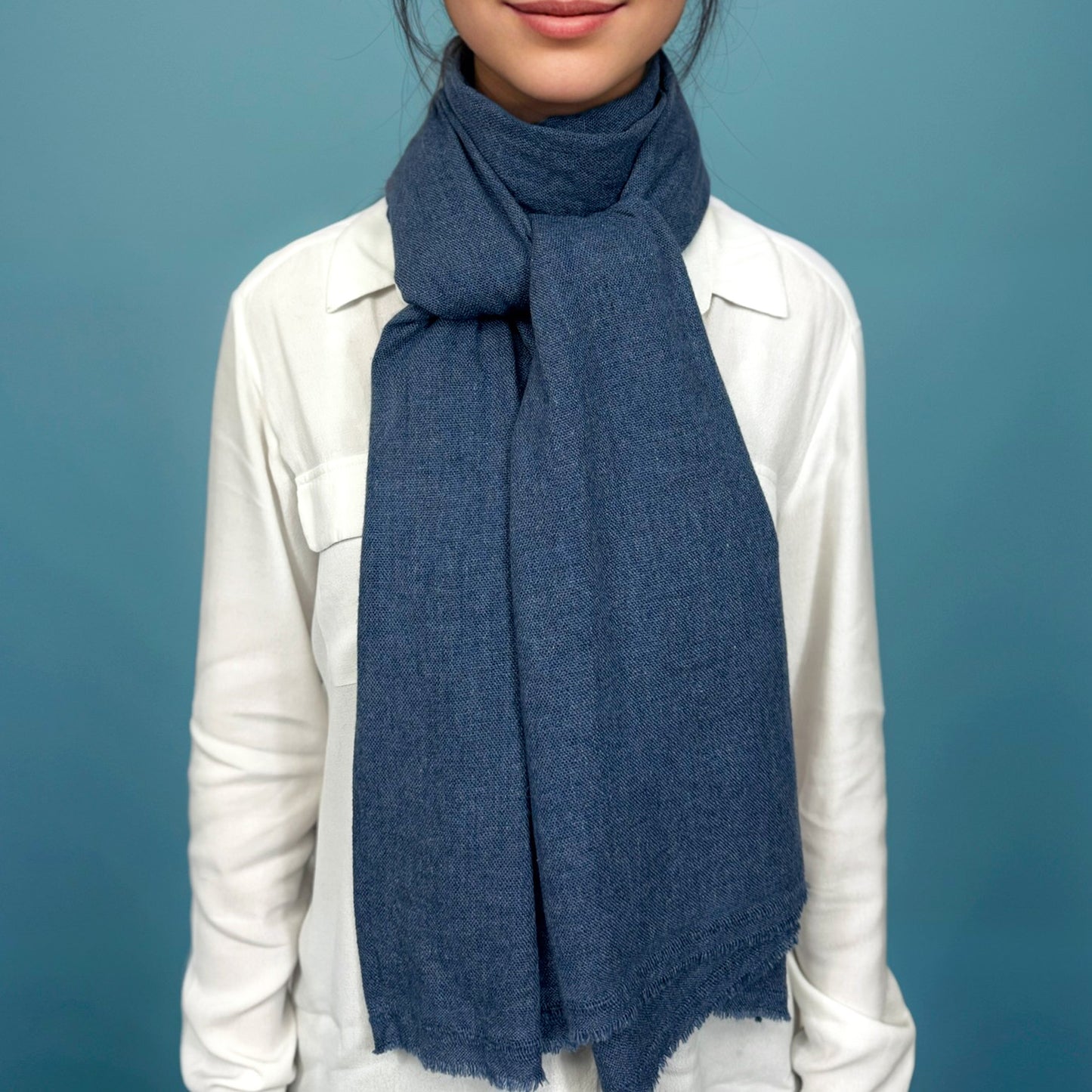 Écharpe en 100% Cachemire – Élégance et Confort (70cm x 2m) - Bleu Foncé