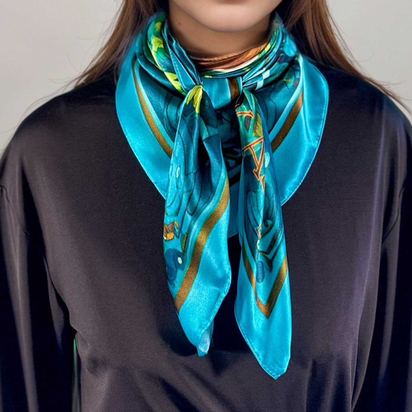 Carré de Soie 100% – Maison AKÅSA Biarritz – ᏥᏯ – Tsiya – (La Loutre)