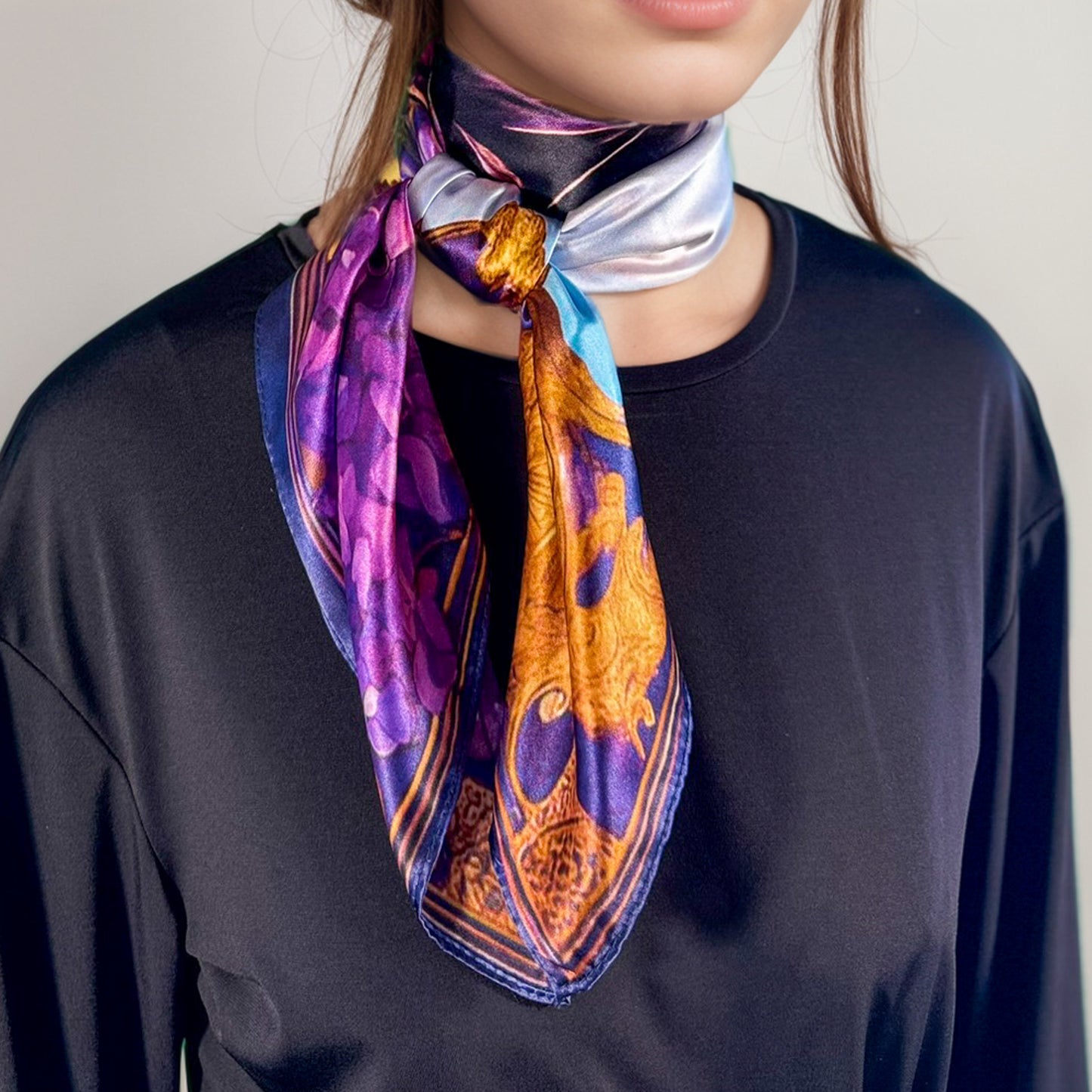 Pañuelo 100 % seda - Maison AKÅSA Biarritz - ᏲᎾ - Yona - (El oso) - Astrología de los nativos americanos