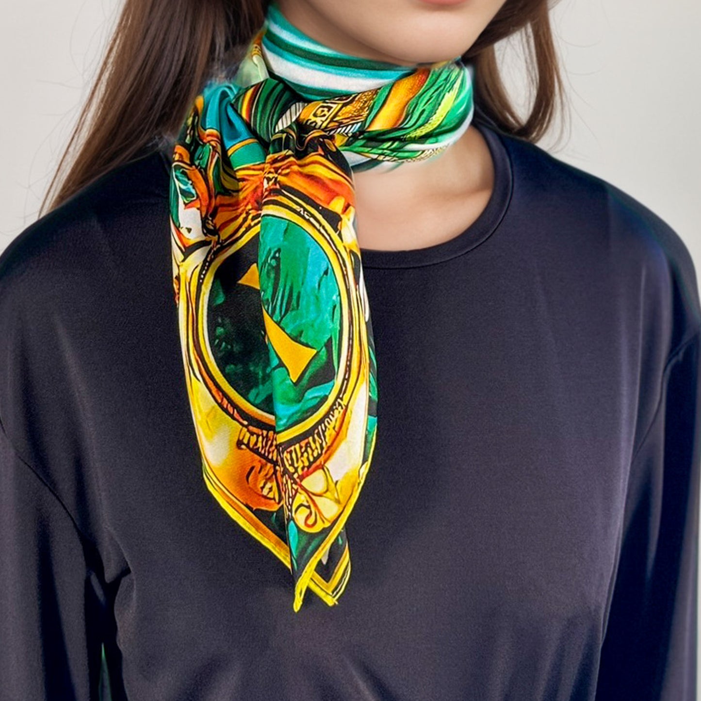 Carré 88 en Soie – Osiris : Résurrection Éternelle et Renouveau