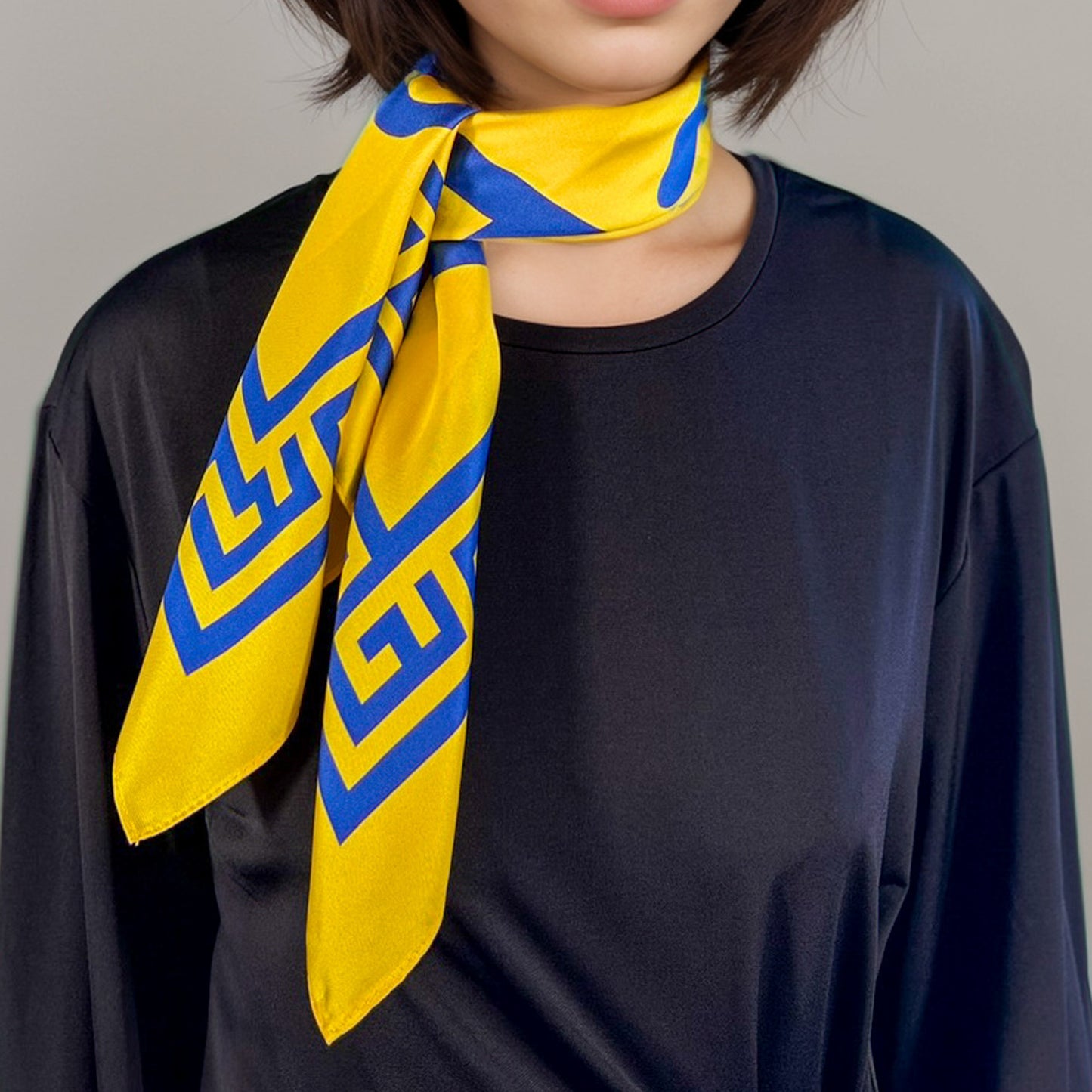 Carré de soie Maya Pop "Lamat" – Étoile de Beauté