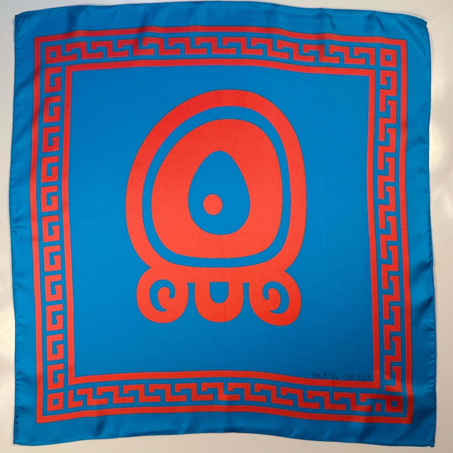 Cuadrado de seda Maya Pop "Muluk" – Guardián del Agua Sagrada