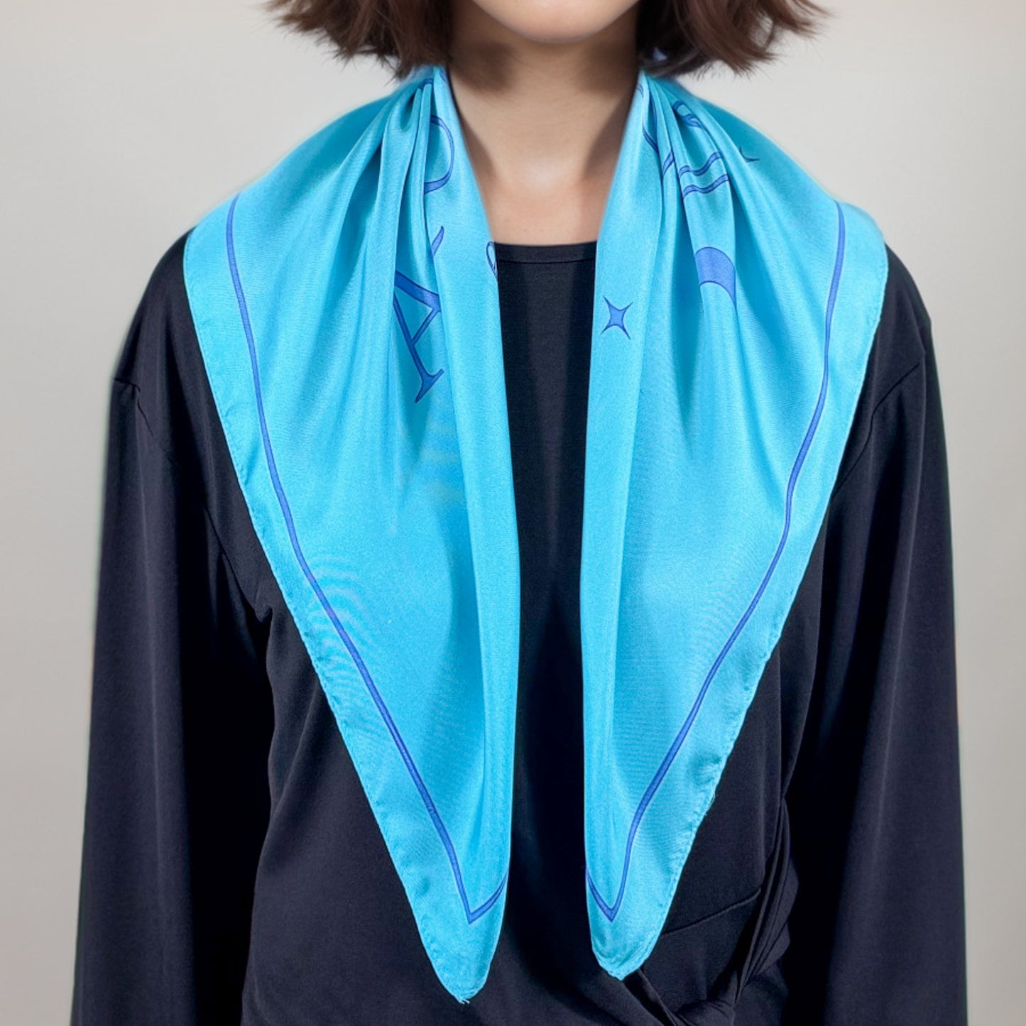 Carré de soie Aquarius – ZodiaPop 66 cm