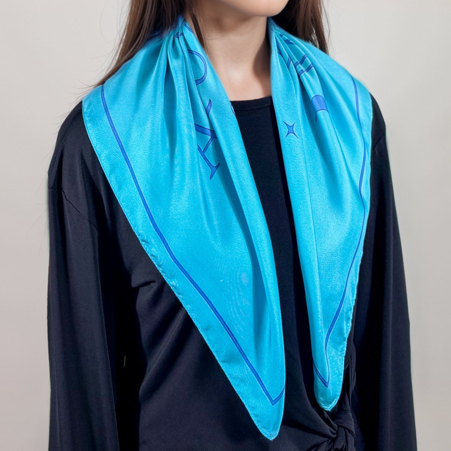 Carré de soie Aquarius – ZodiaPop 66 cm